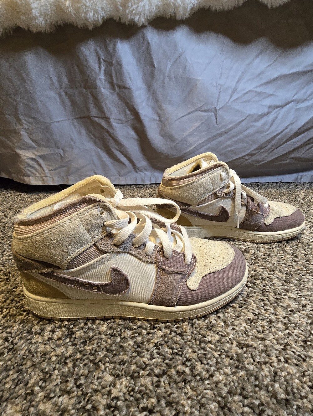 Nike Mid-Top Sneakers in Cream & Mauve Brown